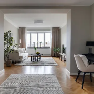 Live And Vr40 Apartment
